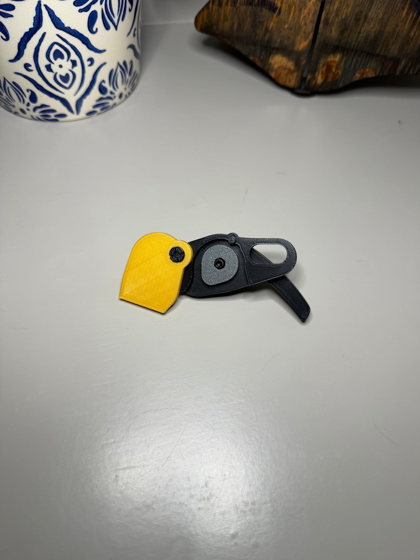 Petzl-Style Descender Tabletop Training Model | 3MF Digital Download
